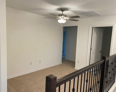 270 Pepperbark Loop - Photo Thumbnail 15