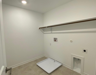 270 Pepperbark Loop - Photo Thumbnail 9