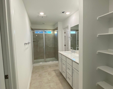270 Pepperbark Loop - Photo Thumbnail 12