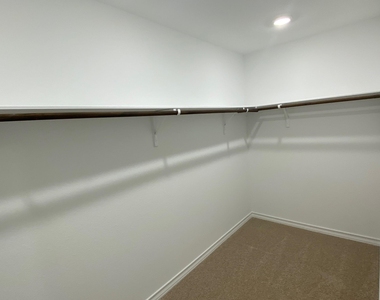 270 Pepperbark Loop - Photo Thumbnail 10