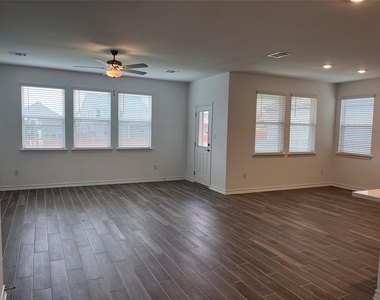 270 Pepperbark Loop - Photo Thumbnail 23