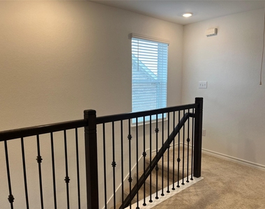 270 Pepperbark Loop - Photo Thumbnail 17