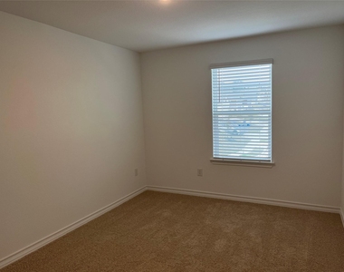 270 Pepperbark Loop - Photo Thumbnail 20