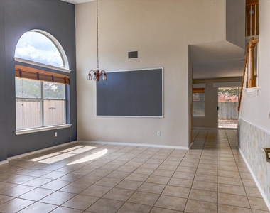 722 Settlement St - Photo Thumbnail 8
