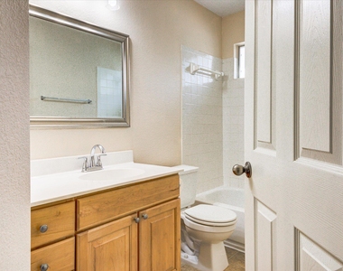 722 Settlement St - Photo Thumbnail 27