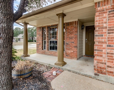 722 Settlement St - Photo Thumbnail 2