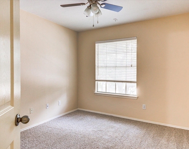 722 Settlement St - Photo Thumbnail 25