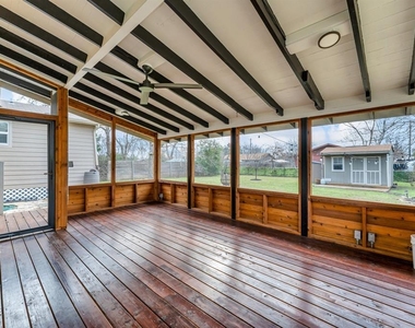 202 E 18th St - Photo Thumbnail 15