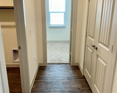 13009 Kearns Dr - Photo Thumbnail 2