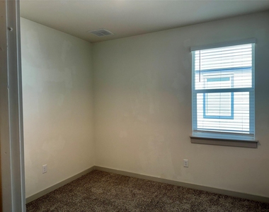 13009 Kearns Dr - Photo Thumbnail 18