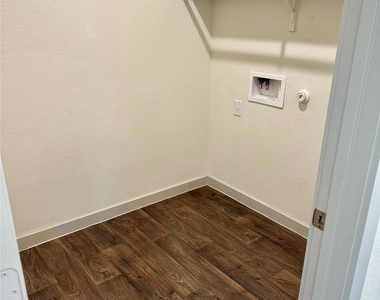 13009 Kearns Dr - Photo Thumbnail 21