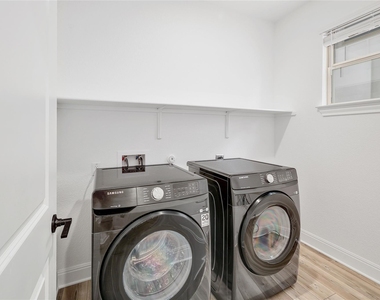 825 Olinda Way - Photo Thumbnail 23