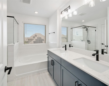 825 Olinda Way - Photo Thumbnail 11