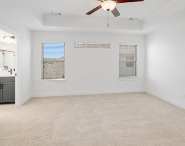 825 Olinda Way - Photo Thumbnail 10