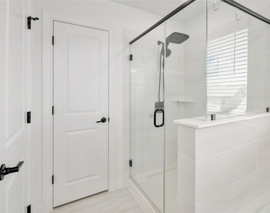 825 Olinda Way - Photo Thumbnail 12
