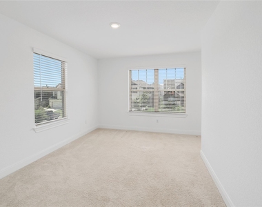 825 Olinda Way - Photo Thumbnail 19