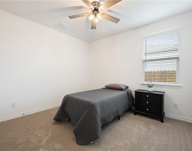 1003 Sandra Ann Way - Photo Thumbnail 17