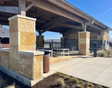 1003 Sandra Ann Way - Photo Thumbnail 24