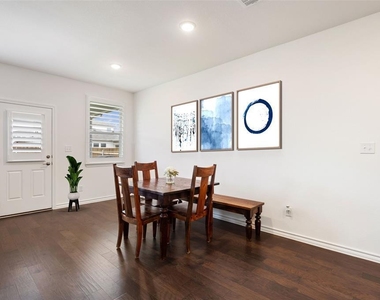 1003 Sandra Ann Way - Photo Thumbnail 8