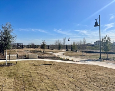 1003 Sandra Ann Way - Photo Thumbnail 26