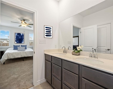 1003 Sandra Ann Way - Photo Thumbnail 11