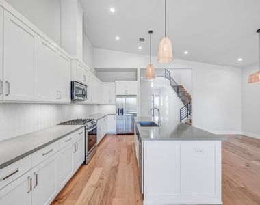 6401 Keegans Dr - Photo Thumbnail 9