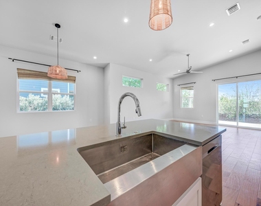 6401 Keegans Dr - Photo Thumbnail 11