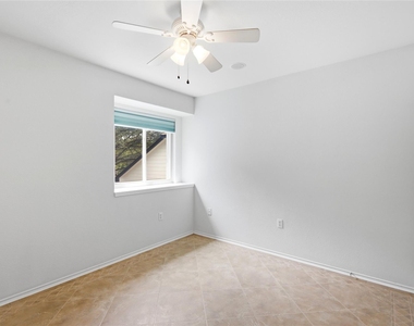 9125 Vigen Cir - Photo Thumbnail 15