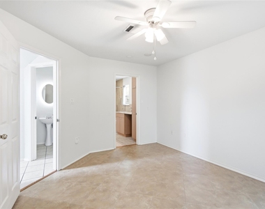 9125 Vigen Cir - Photo Thumbnail 11