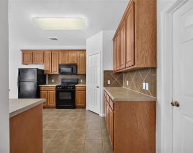 720 Kingston Lacy Blvd - Photo Thumbnail 20