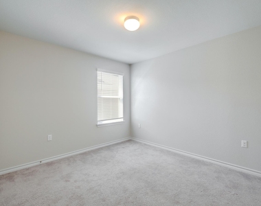 11920 Saddle Rock Dr - Photo Thumbnail 18