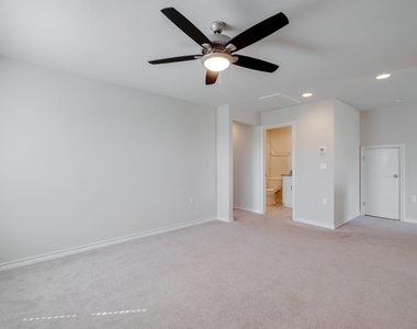 11920 Saddle Rock Dr - Photo Thumbnail 16