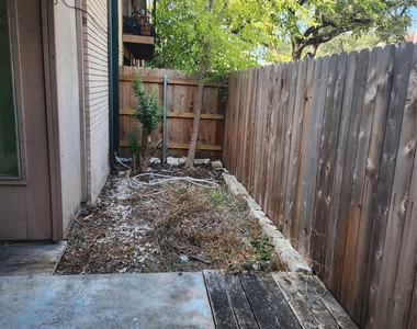 2600 Penny Ln - Photo Thumbnail 16
