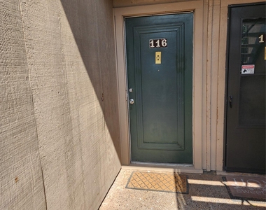2600 Penny Ln - Photo Thumbnail 14