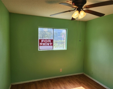 2600 Penny Ln - Photo Thumbnail 8