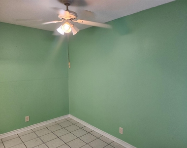 2600 Penny Ln - Photo Thumbnail 15