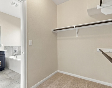 13911 Stripling Ln - Photo Thumbnail 15