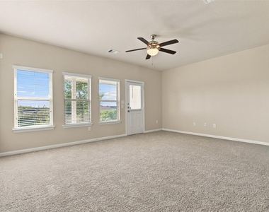 13911 Stripling Ln - Photo Thumbnail 9