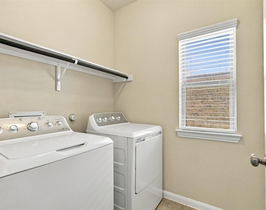 13911 Stripling Ln - Photo Thumbnail 18