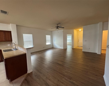 13504 Kearns Dr - Photo Thumbnail 6