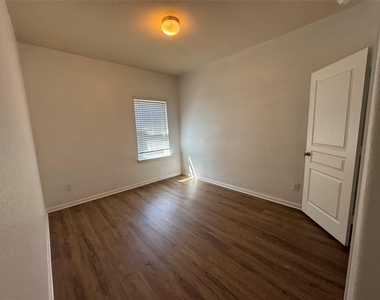13504 Kearns Dr - Photo Thumbnail 18