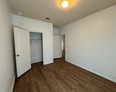 13504 Kearns Dr - Photo Thumbnail 19