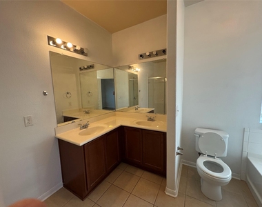 13504 Kearns Dr - Photo Thumbnail 17