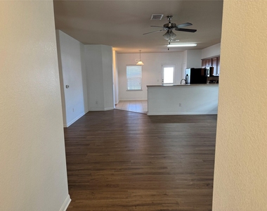 13504 Kearns Dr - Photo Thumbnail 1