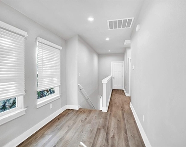 400 Shady Bluff Dr - Photo Thumbnail 13