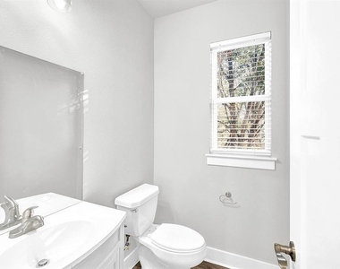 400 Shady Bluff Dr - Photo Thumbnail 24