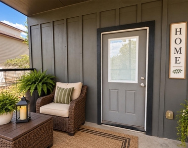 400 Shady Bluff Dr - Photo Thumbnail 2