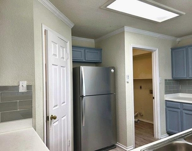 17229 Bushmills Rd - Photo Thumbnail 7