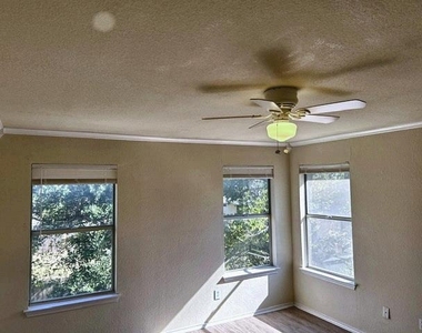 17229 Bushmills Rd - Photo Thumbnail 20