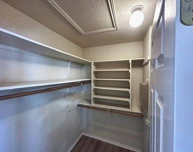 17229 Bushmills Rd - Photo Thumbnail 23